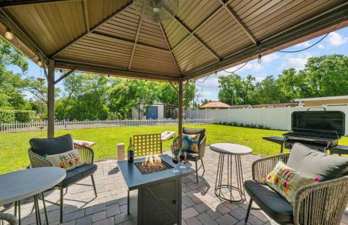 New Design-Movie Night Bar-Fire Pit-Hammocks-Games - Foto 1