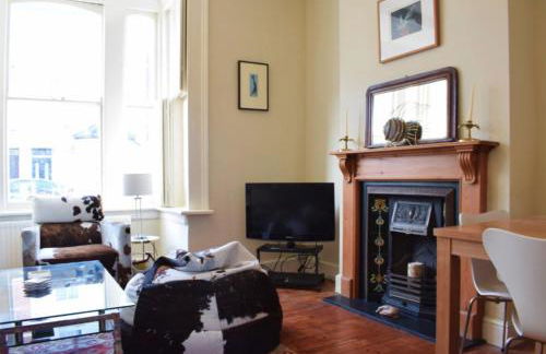 Charming 2 Bedroom Home 3 mins from Arsenal Station - Foto 16