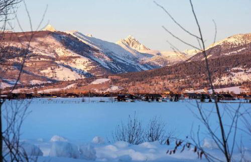 Family Fun Fireplace & Huge Deck - Photo 45