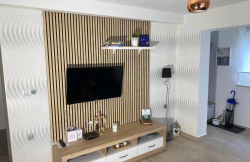 AQUA - TUHELJ - LAND - Foto 1