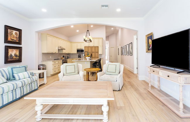 Imola: Newly Remodeled Pool Home Minutes from Vanderbilt Beach. Family-Friendly Retreat with 4 BR, 3.5 Bathrooms, and Private Screened Pool. Perfect Location Near Mercato and Naples Attractions - Foto 25