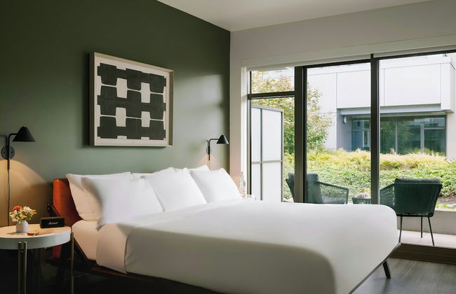 Sonder by Marriott Bonvoy Revival Apartments English Bay - Photo 5