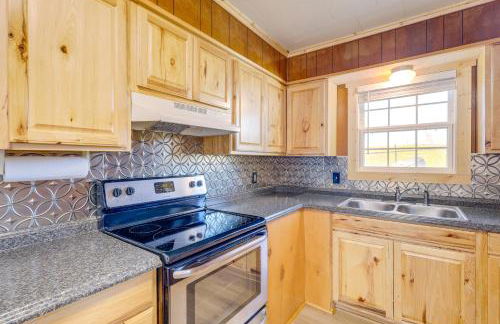 Pet-Friendly Cabin with Designated Boat Slip! - Foto 7