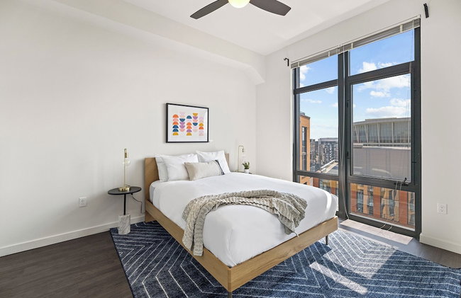Placemakr Marymount Ballston - Photo 28
