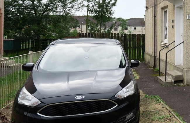 2-bed Flat, Wishaw, Free Parking, Family-friendly - Photo 22