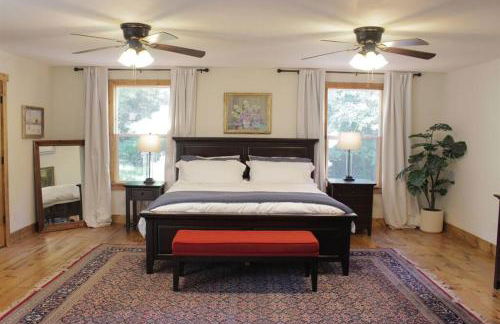 Secluded with Hot tub, Pool table, Arcade, Fishing andTheater Room - Photo 16