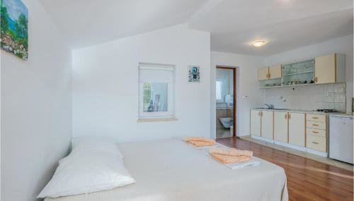 Amazing Apartment In Malinska Dubasnica - Foto 3