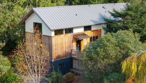 Water Views, Walk to Beach! New Hot Tub! - Foto 2