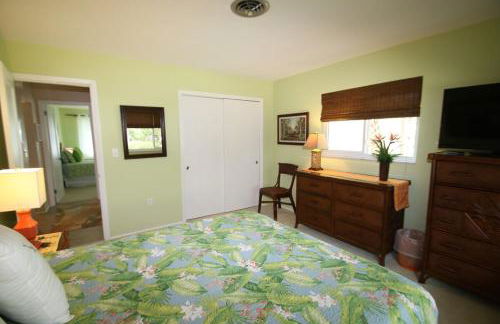 Tropical Beach House- 100 Steps to the Gulf! - Foto 23