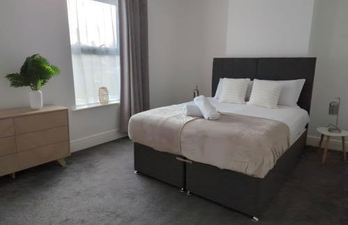 Charming 3-Bedroom House - Prime Location in Wolverhampton! - Foto 9