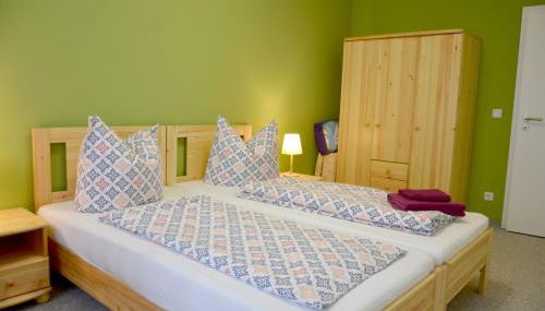 Ferienwohnung "Zum Dorfkrug" - Foto 4, wardrobe