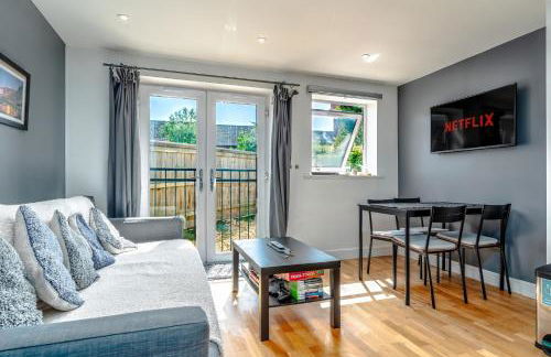 Pet Friendly Village Flat Near Stonehenge - Photo 4