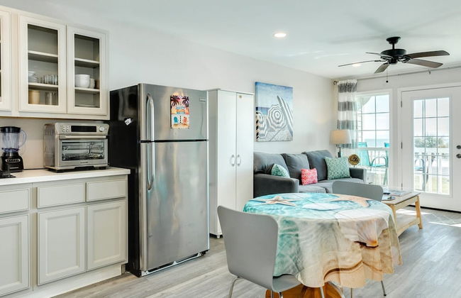 Seaside and Breezy Condo at the Victorian - Foto 9