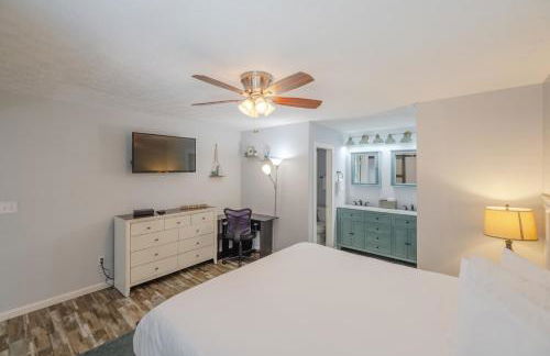 The Turtle House- Quiet complex, 2 BR/ 2 BA - Photo 32