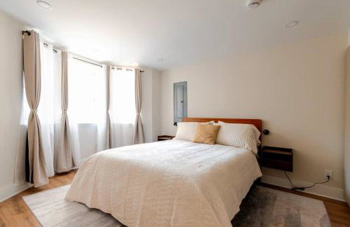 Entire 2-Story Garden Loft Apt with Parking, walk to Metro, Zoo, 2 mi from White House - Photo 6