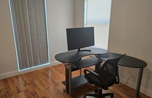 Stylish 3BR Retreat Near EWR Airport NYC Hub - Foto 9