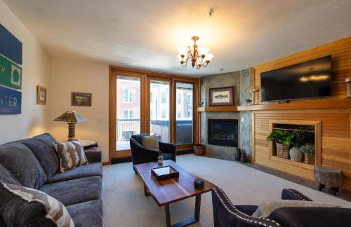 Ski in Ski out Main Street Balcony Hot Tub - Photo 8