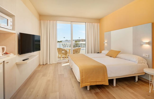 Protur Vista Badía Aparthotel - Photo 14