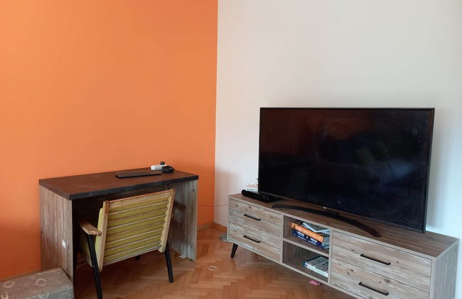 Stunning Color 1-bed Apartment in Skopje - Photo 21