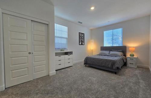 Beautiful Roseville Home - Quiet Neighborhood - Near Galleria Mall - Foto 19