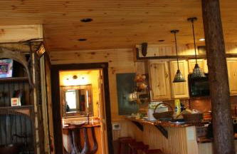 Elegantly Rustic Cabin on Secluded Island near Lake Placid on Saranac Lake, New York - Foto 10