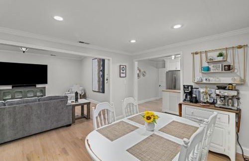 Imperial Porch Haven Cozy Fire Pit Fenced Yard - Foto 18