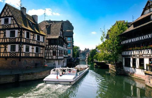 Luminous apartment in Kehl near Strasbourg, conveniently located next to a tram stop with direct access to Strasbourg city centre - Foto 6