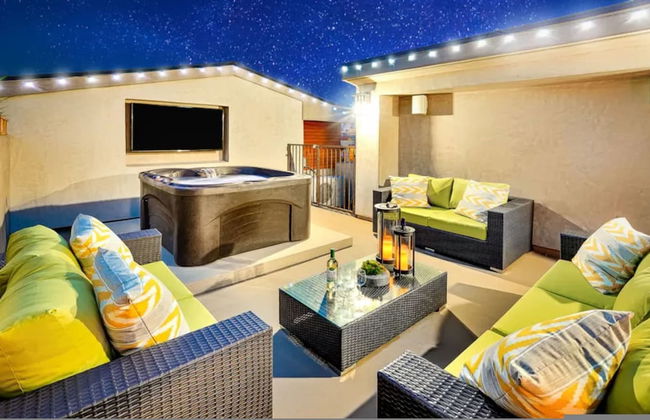 4 Br Roof Deck Hot Tub Steps to Beach Dining - Foto 1