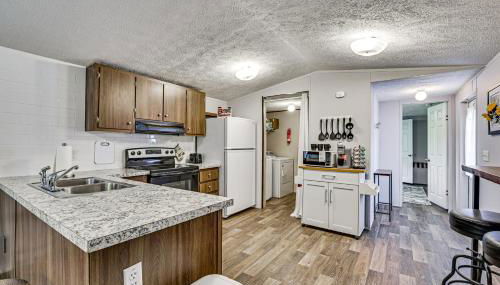 Riverfront Floral City Stay with Dock and Hot Tub! - Foto 4