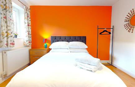 5bed House, 8 Double beds Perfect for large groups - Foto 9