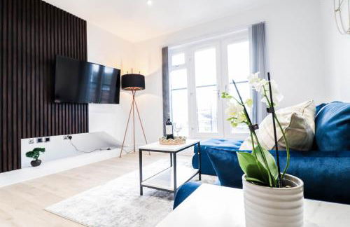 The Kingsmead Loft - Stylish 1BR Top Floor Apt with King or Twin Beds & Free Secure Underground Parking, Central High Wycombe HP13, Sleeps 3 - Foto 30