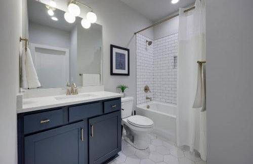 New Lux Townhome 6 mins to DT Rooftop Sleeps 12 - Foto 38