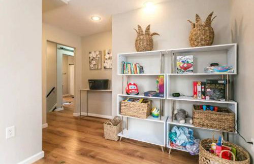 Luxurious 5 BR Home in the Heart of Sylvan Beach - Foto 3