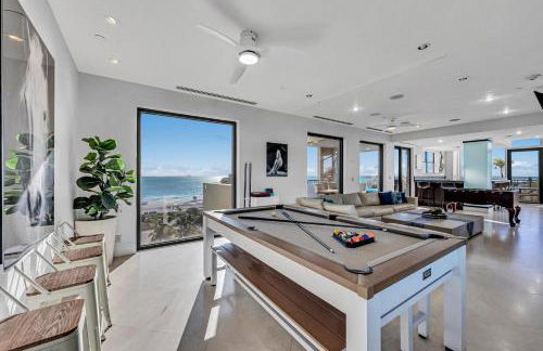 Crown Jewel of Ocean Drive- 2 story Penthouse, 4 Bedrooms & Private rooftop spa - Foto 64