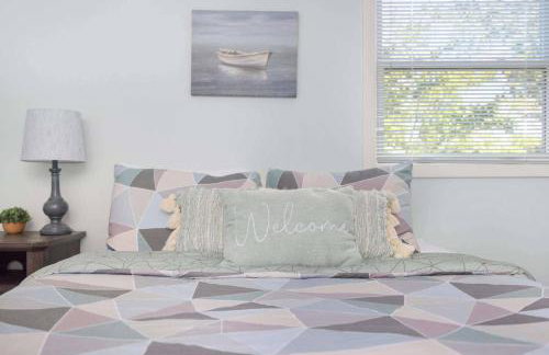 Relaxing Lakefront Retreat w/ Hot Tub & Dock - Foto 35