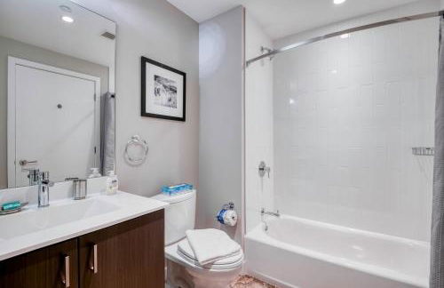 Luxury Apt with Balcony In Seaport - Foto 34