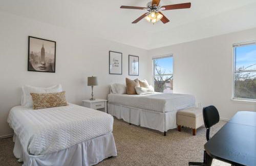 Spacious 8-Bed Home Near Tesla & Samsung Plants - Foto 25