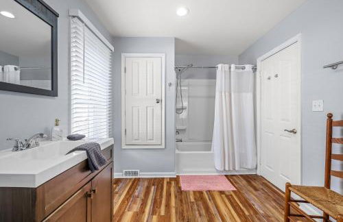 Broadway Cottage - Town, Hot Tub, Fire Pit, Grill, Wifi, Family Friendly, Pet Friendly - Foto 24