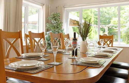 Seven Space - 7 Bedroom Home with Large Garden & Hot Tub - Foto 15