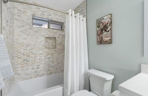 Dewey Mountain Getaway 3BR Home with Hot Tub, Gym and Sauna - Foto 30