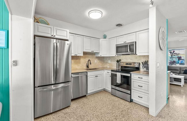 Home with Pool & Hot Tub Close to Beach - Foto 40