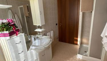 OTB Italia 2 - Alloggio accogliente tra Venezia e Treviso con 2 Terrazze e Posto auto Coperto - Foto 3, Shower