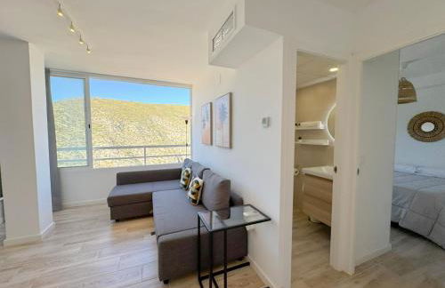 NUEVO, primera linea de playa, con piscina y vistas al mar - Foto 11