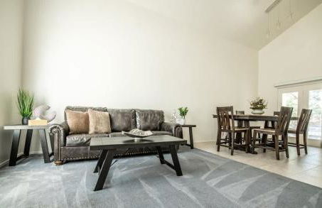 Large Family Home with Game Room - Foto 14