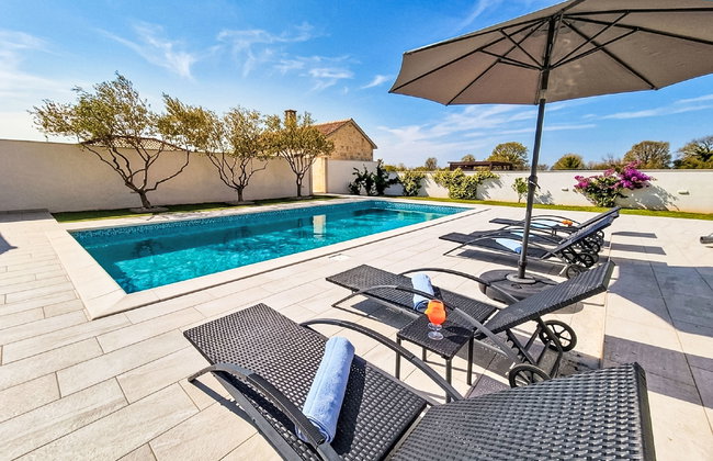 Holiday Home Anić by Interhome - Photo 2