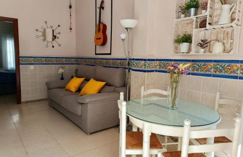 Típico y pintoresco patio de vecinos, con encanto - Foto 4