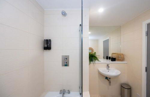 Stunning Liverpool Dockside Apt by City SuperHost - Foto 11