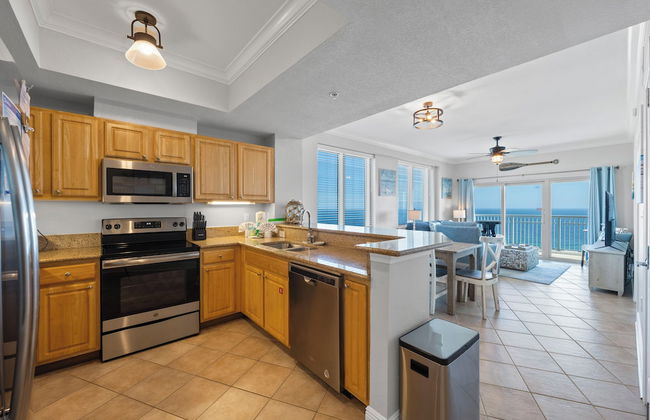 Crystal Tower Comfort Condos by Hosteeva - Photo 97