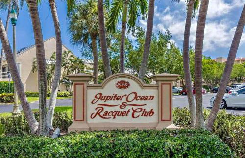 Beachside Modern Wellness Villa with Spacious Patio - Photo 41