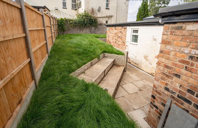 Impeccable 1-bed Studio in Birmingham - Photo 10